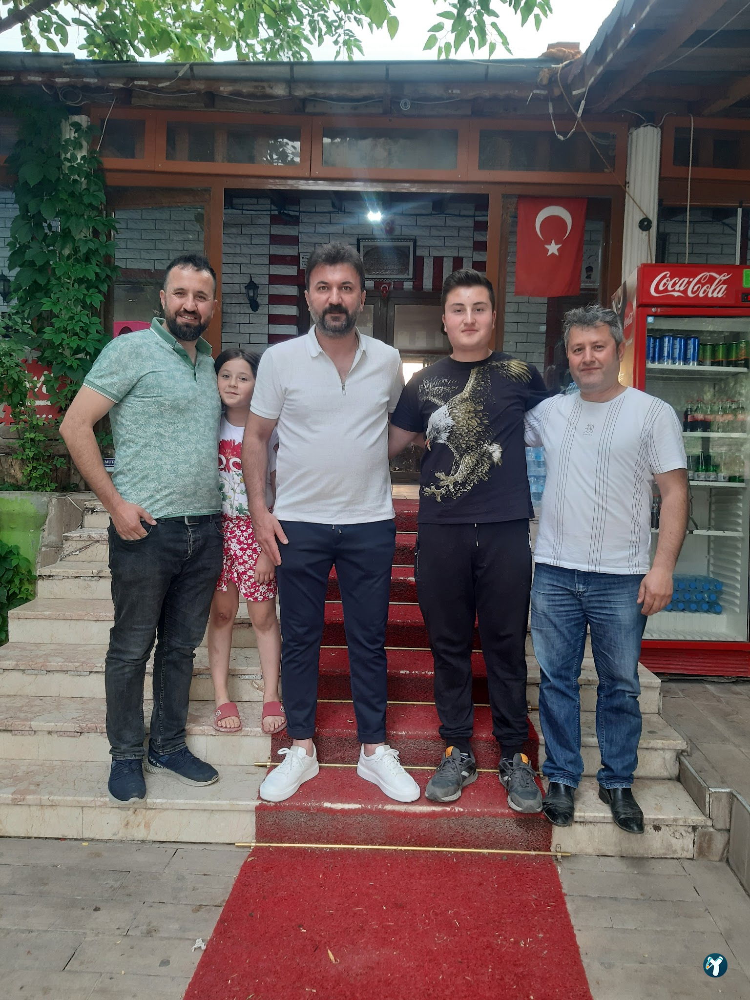 Yeşi̇l Vadi̇ Kuyu Kebap Ai̇le Restauranti