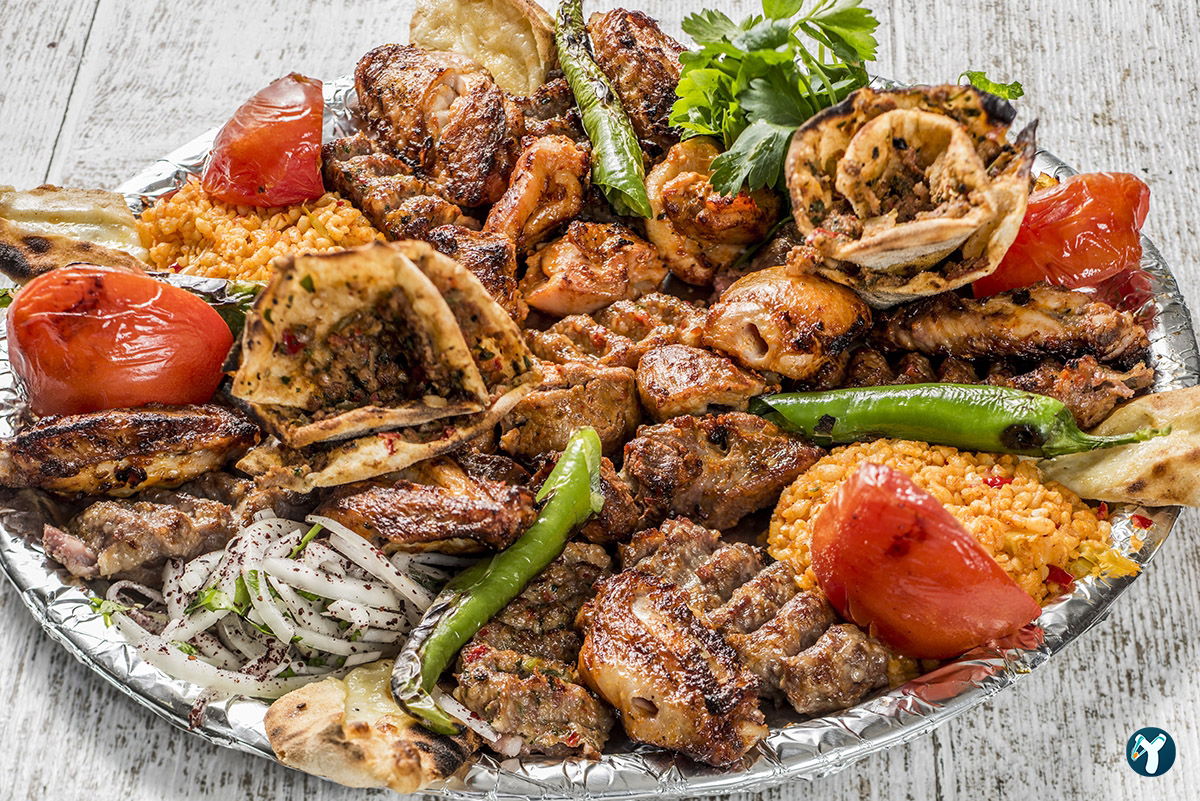 Yeşi̇l Vadi̇ Kuyu Kebap Ai̇le Restauranti