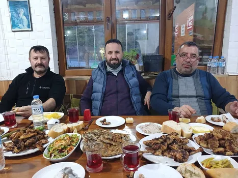 Yeşi̇l Vadi̇ Kuyu Kebap Ai̇le Restauranti resimleri