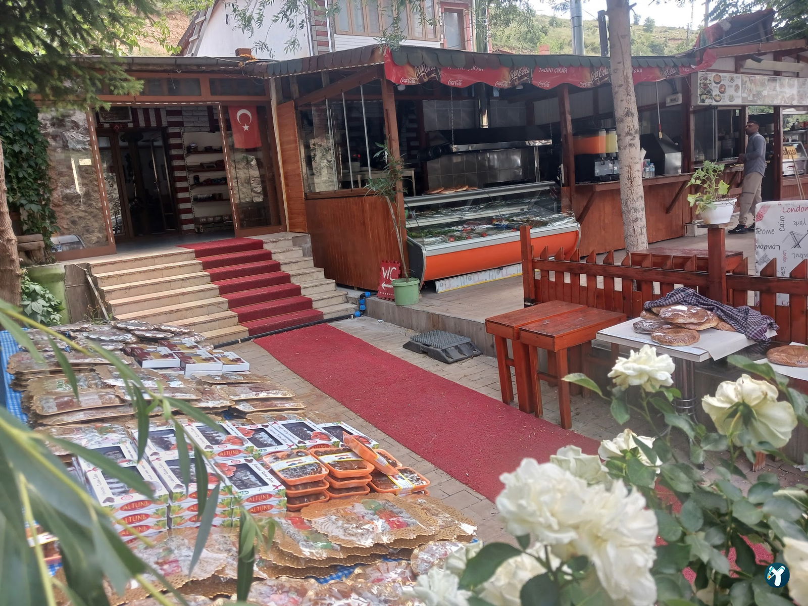 Yeşi̇l Vadi̇ Kuyu Kebap Ai̇le Restauranti