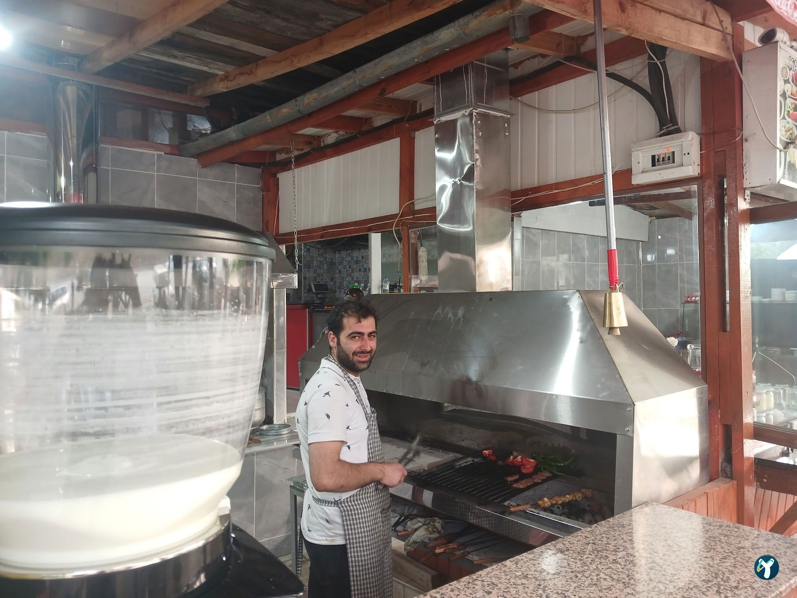 Yeşi̇l Vadi̇ Kuyu Kebap Ai̇le Restauranti