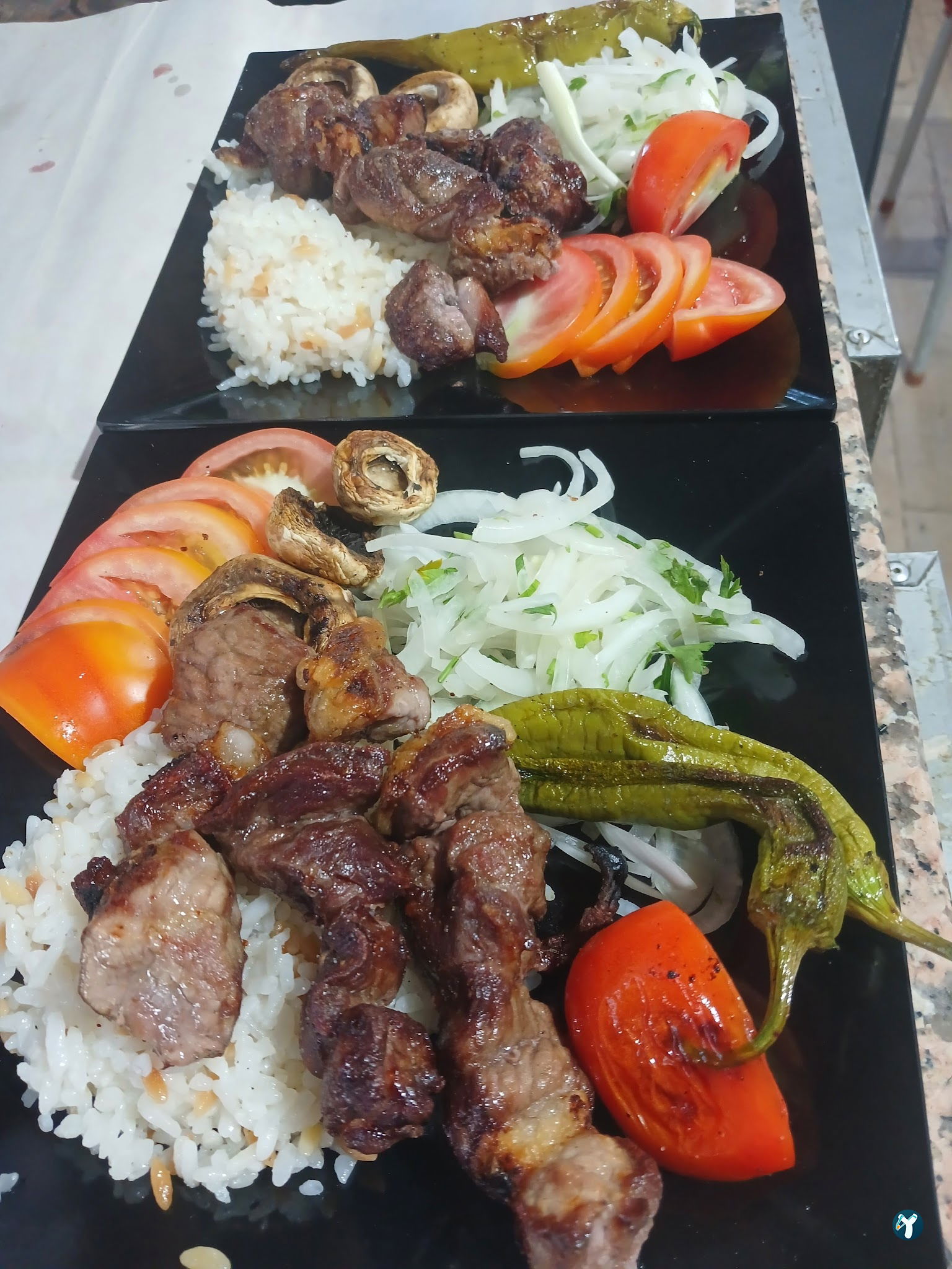 Yeşi̇l Vadi̇ Kuyu Kebap Ai̇le Restauranti