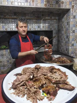 Yeşi̇l Vadi̇ Kuyu Kebap Ai̇le Restauranti resimleri