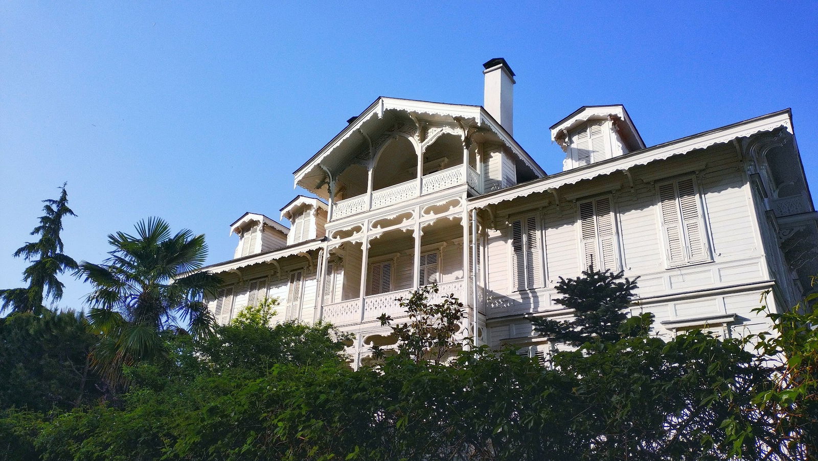 Beyaz Köşk Kadıköy