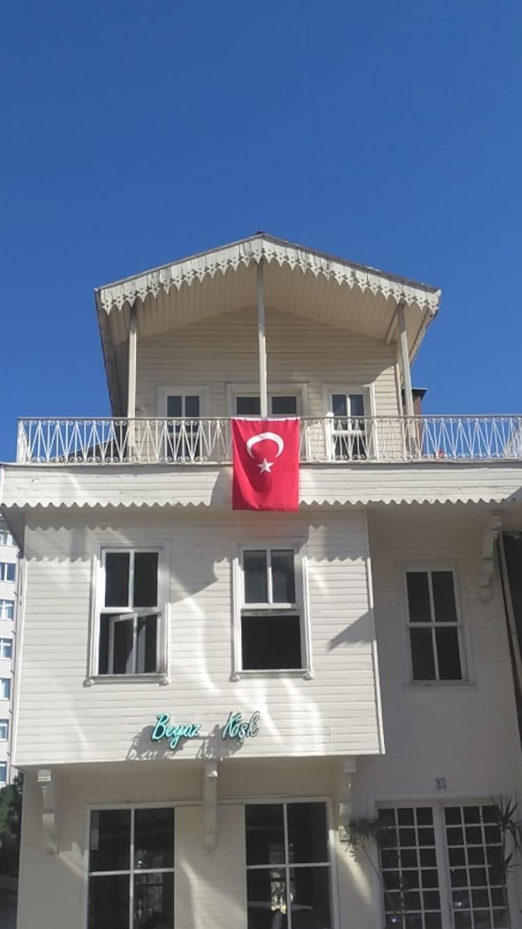 Beyaz Köşk Kadıköy