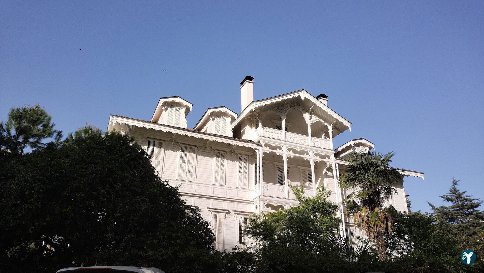 Beyaz Köşk Kadıköy