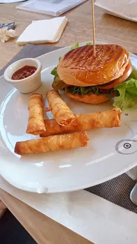 Tabi Yaa Cafe resimleri