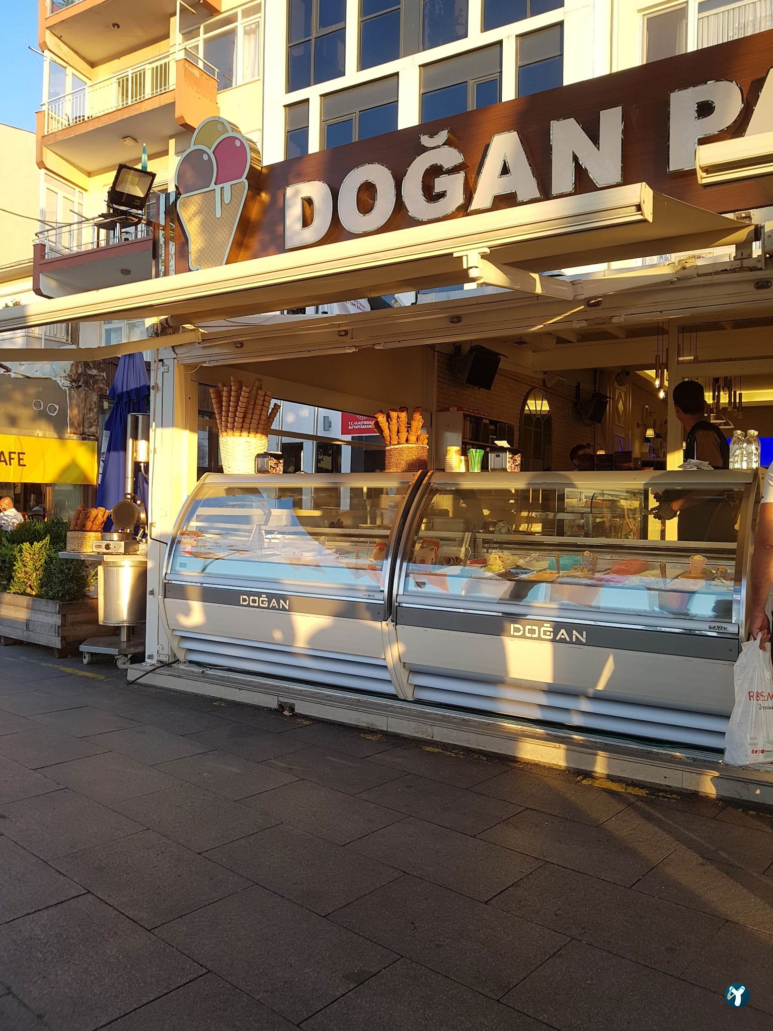 Doğan Pastanesi