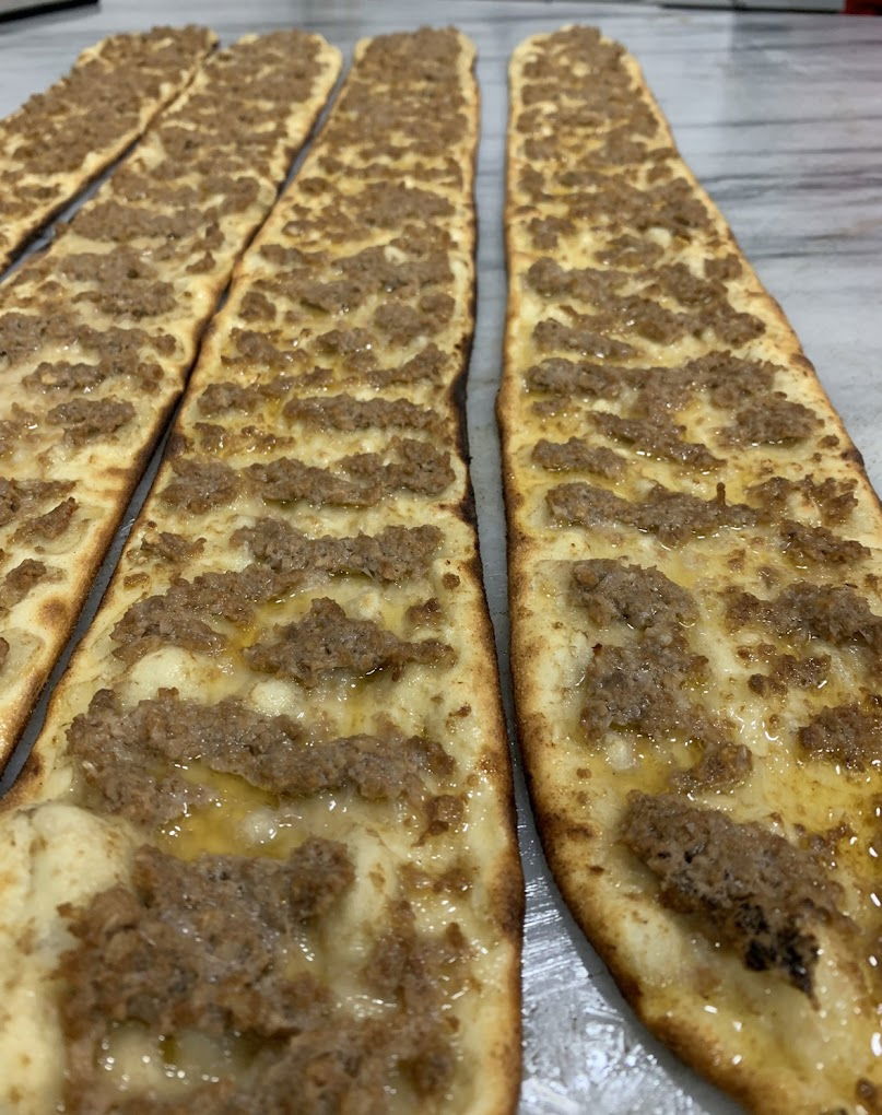 Kırmızı Beyaz Etli Ekmek Kebap Lahmacun