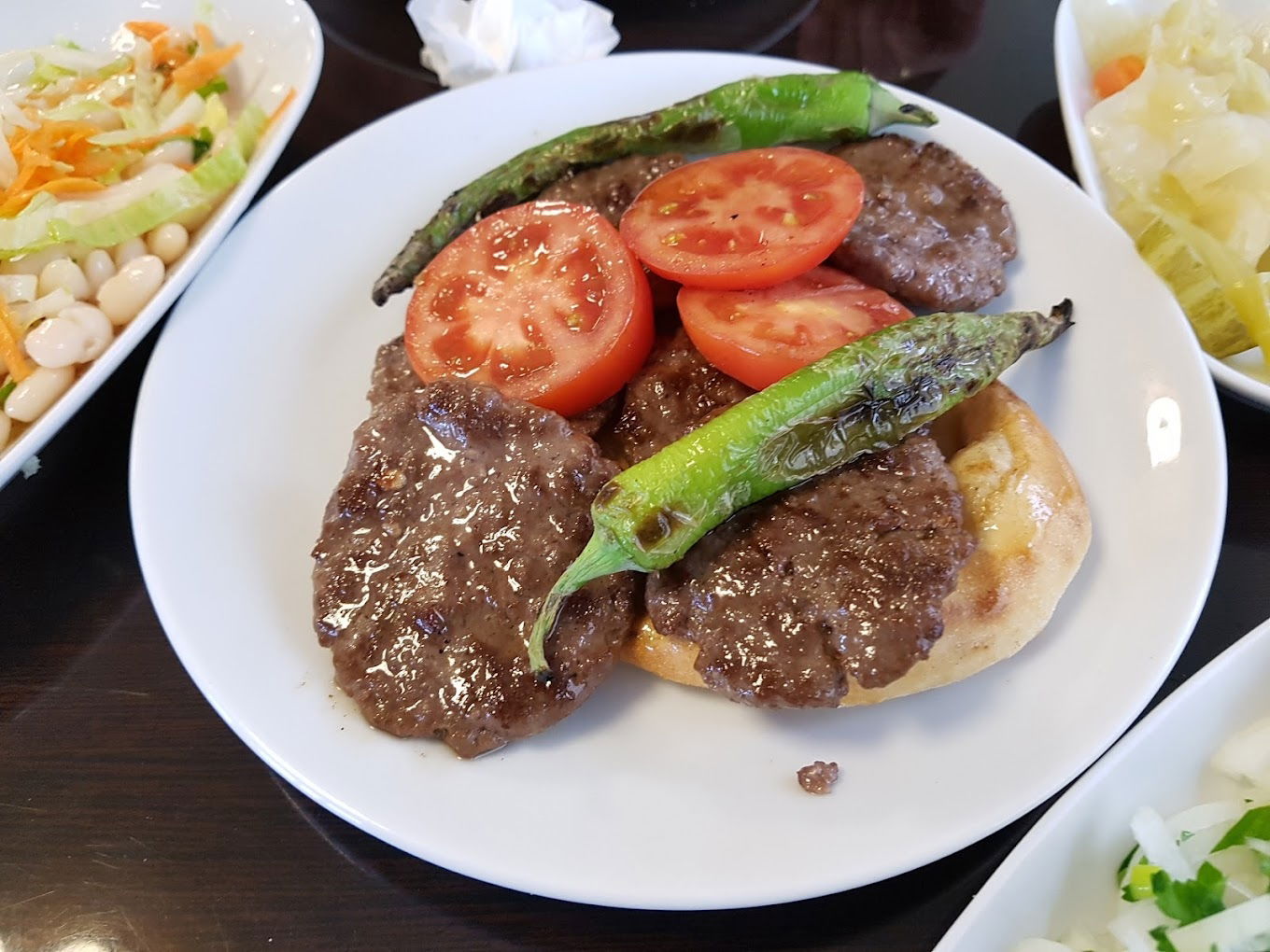 Kırmızı Beyaz Etli Ekmek Kebap Lahmacun resimleri