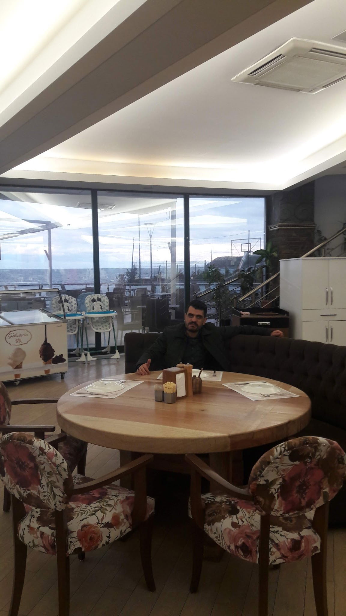 Lemariz Et Restaurant-Cafe Bistro