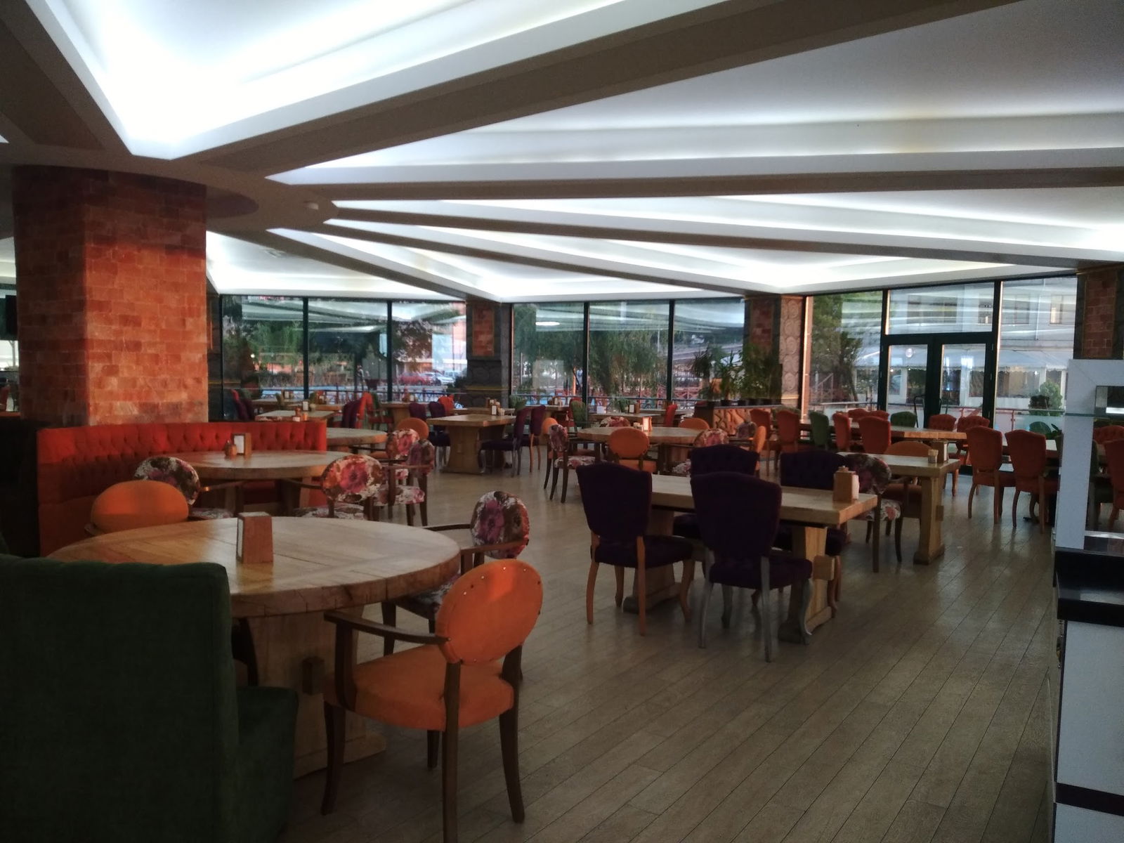 Lemariz Et Restaurant-Cafe Bistro