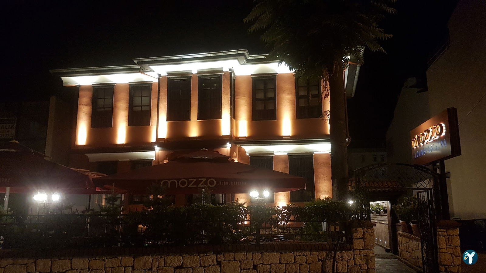 Mozzo Lounge&Bistro