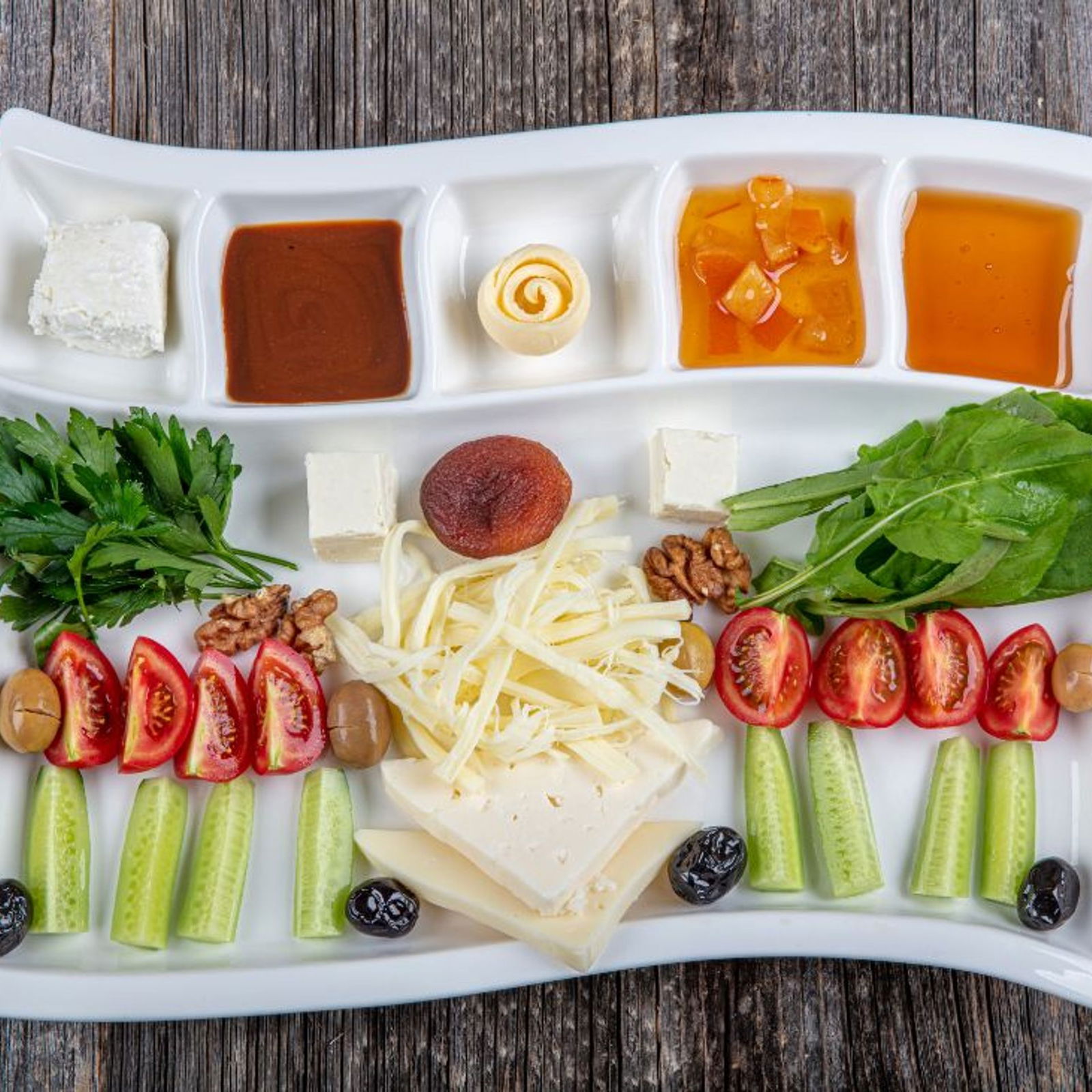 Sıcak Kahvaltı Tabağı