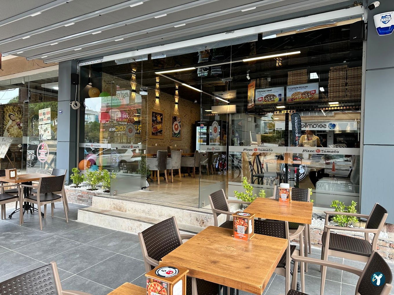 Pizza Tomato Menderes
