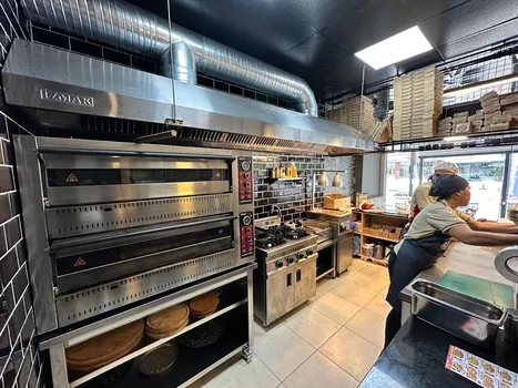 Pizza Tomato Menderes resimleri