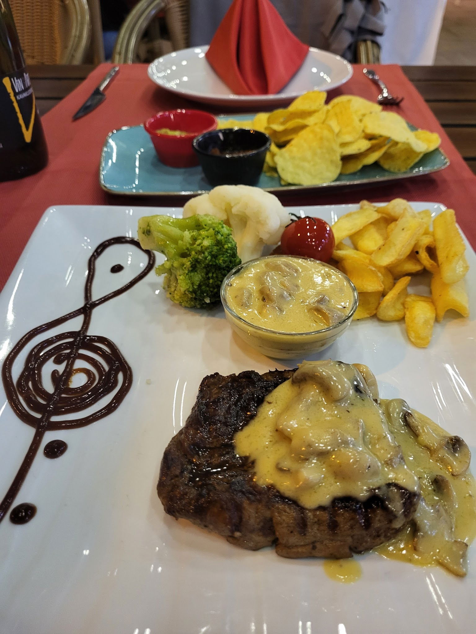 Nobel Restaurant & Pizzeria