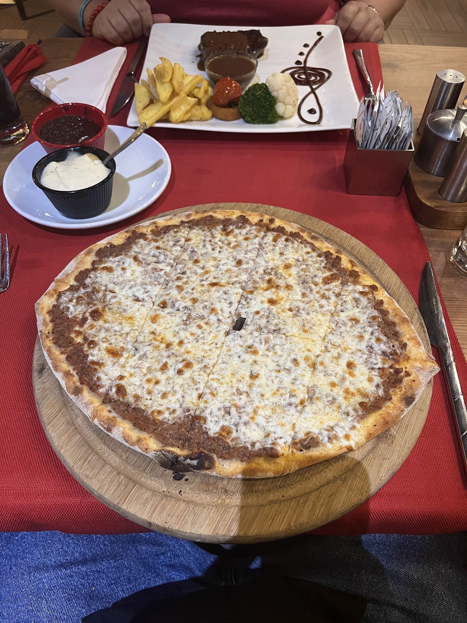 Nobel Restaurant & Pizzeria