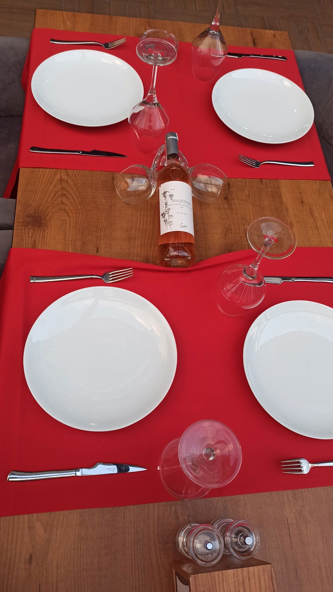 Nobel Restaurant & Pizzeria