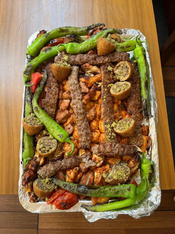 Halit Üstün Eller kebap salonu