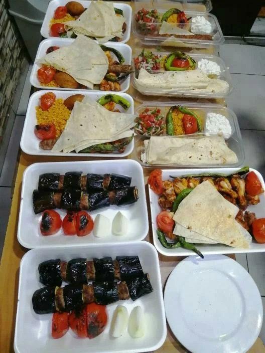 Halit Üstün Eller kebap salonu