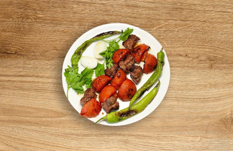 Halit Üstün Eller kebap salonu