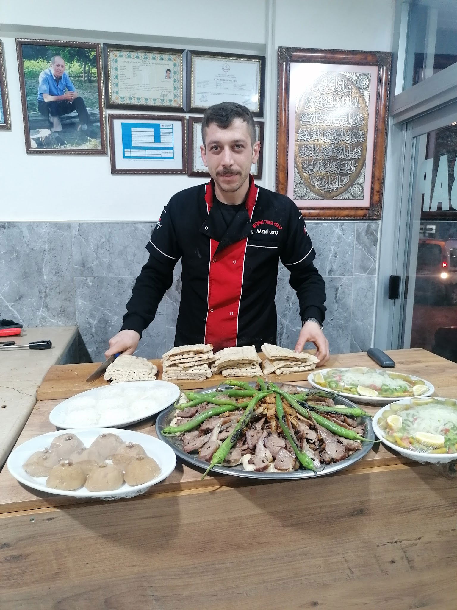 Tandır Kebap Nazmi Ustanın Yeri