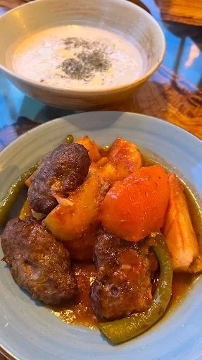 Banana Alaçatı Food & Stay