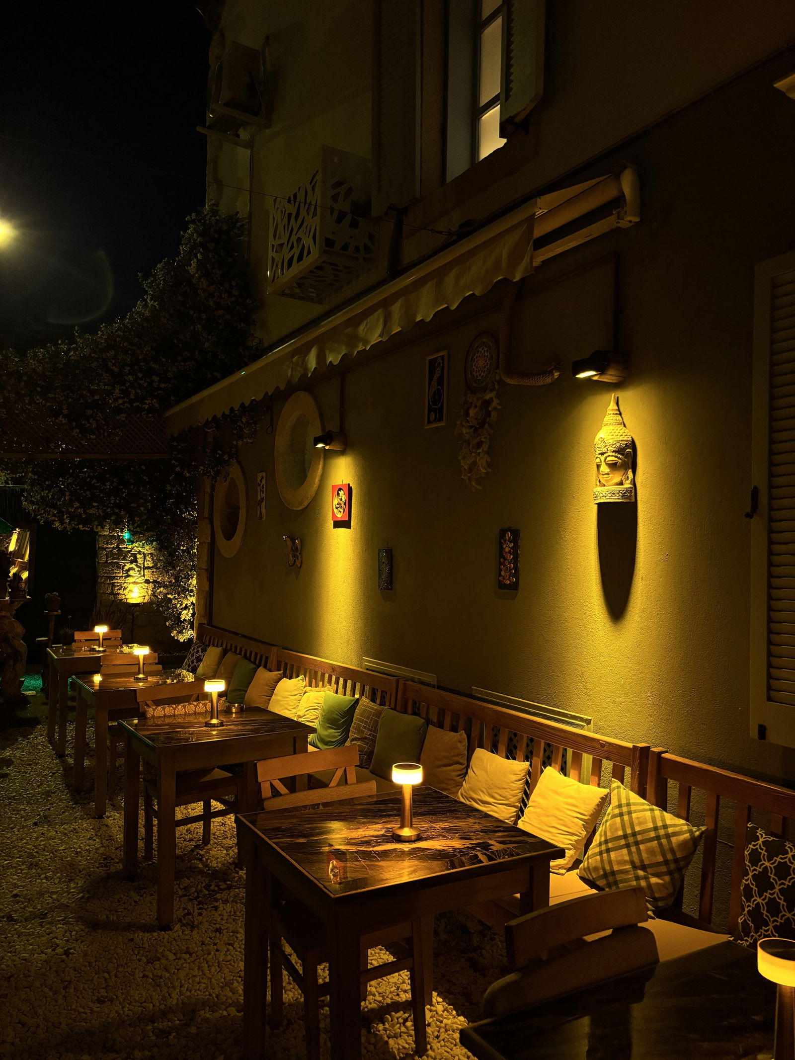 Banana Alaçatı Food & Stay