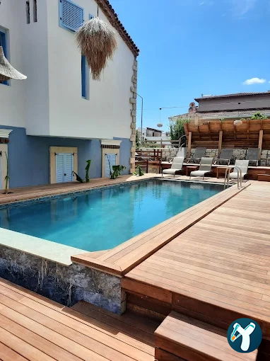 Banana Alaçatı Food & Stay