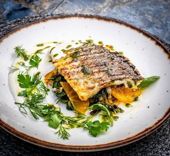 Banana Alaçatı Food & Stay