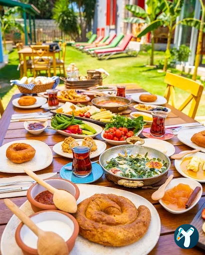 Banana Alaçatı Food & Stay