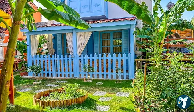 Banana Alaçatı Food & Stay
