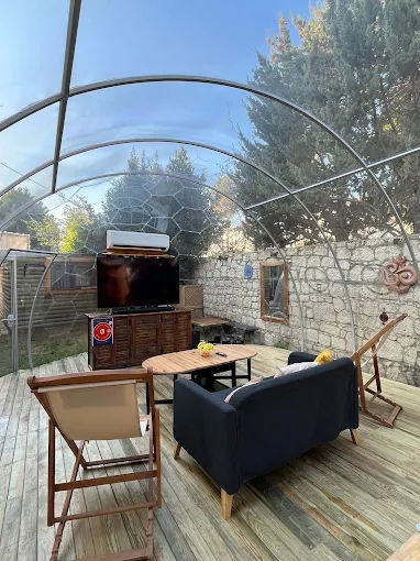 Banana Alaçatı Food & Stay