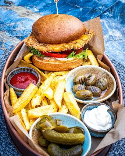 Banana Alaçatı Food & Stay