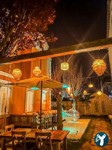 Banana Alaçatı Food & Stay