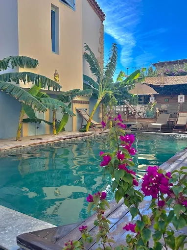 Banana Alaçatı Food & Stay