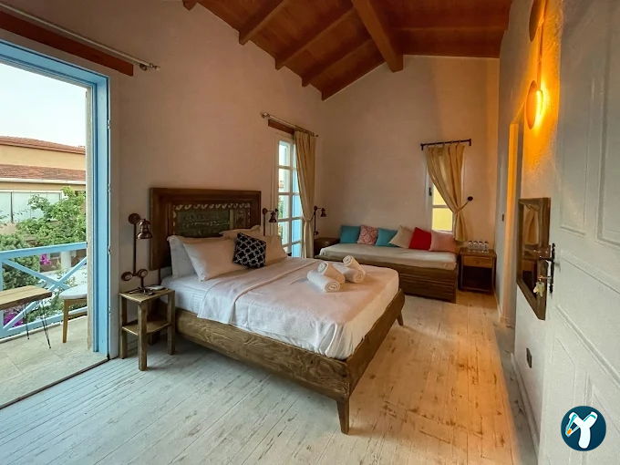 Banana Alaçatı Food & Stay
