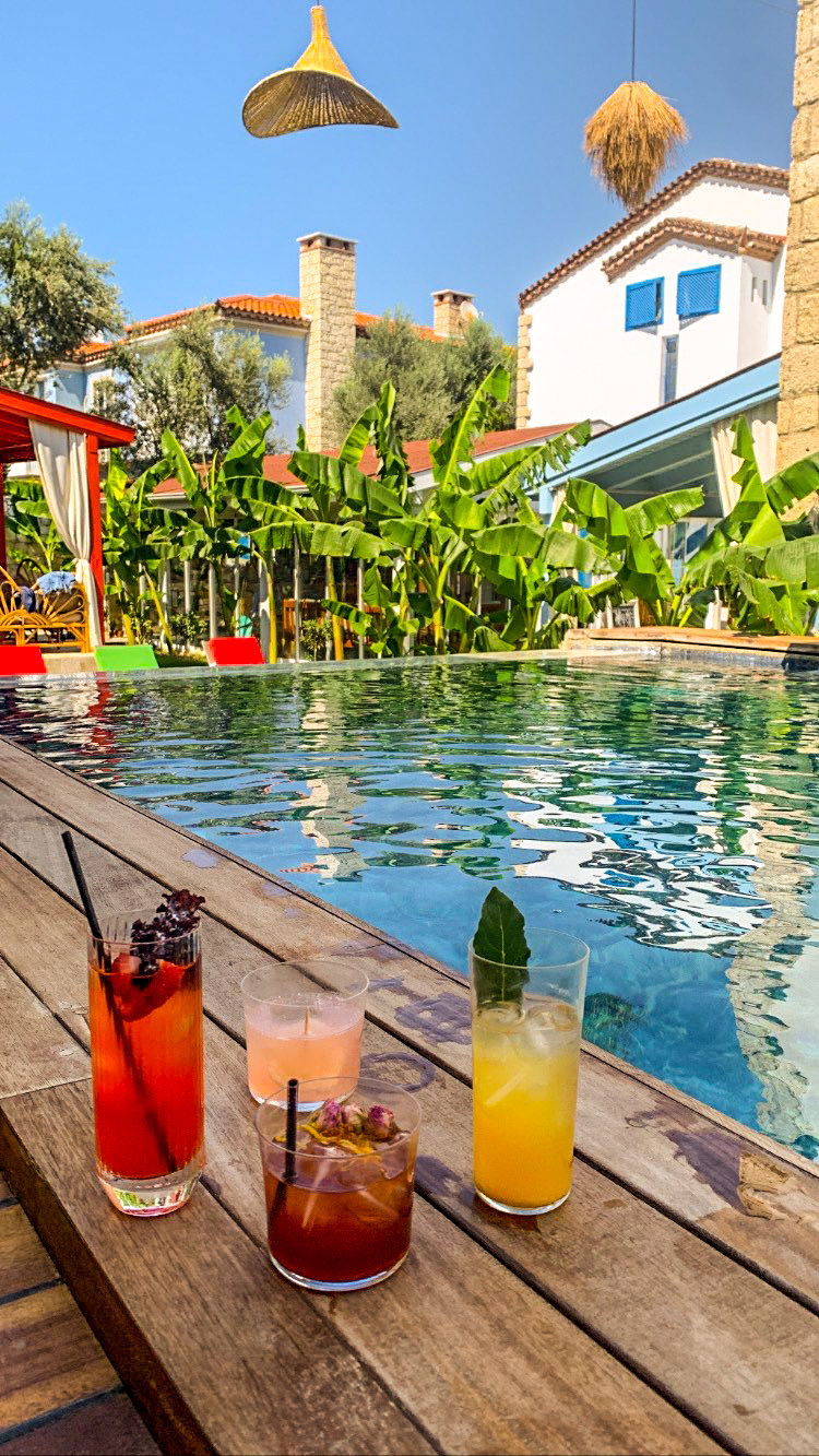 Banana Alaçatı Food & Stay