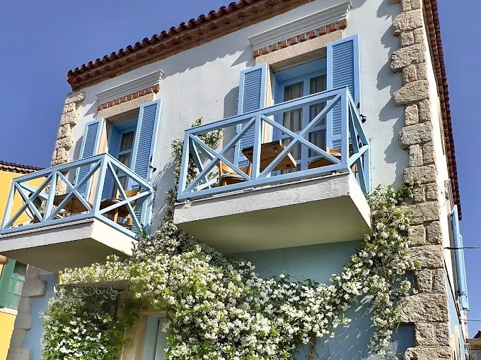 Banana Alaçatı Food & Stay