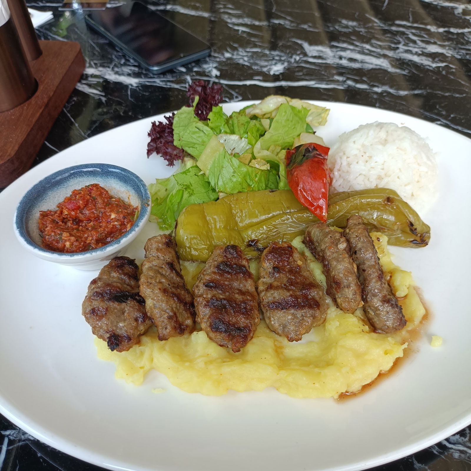 Belgizar Restoran & Sütlü Tatlı & Cafe