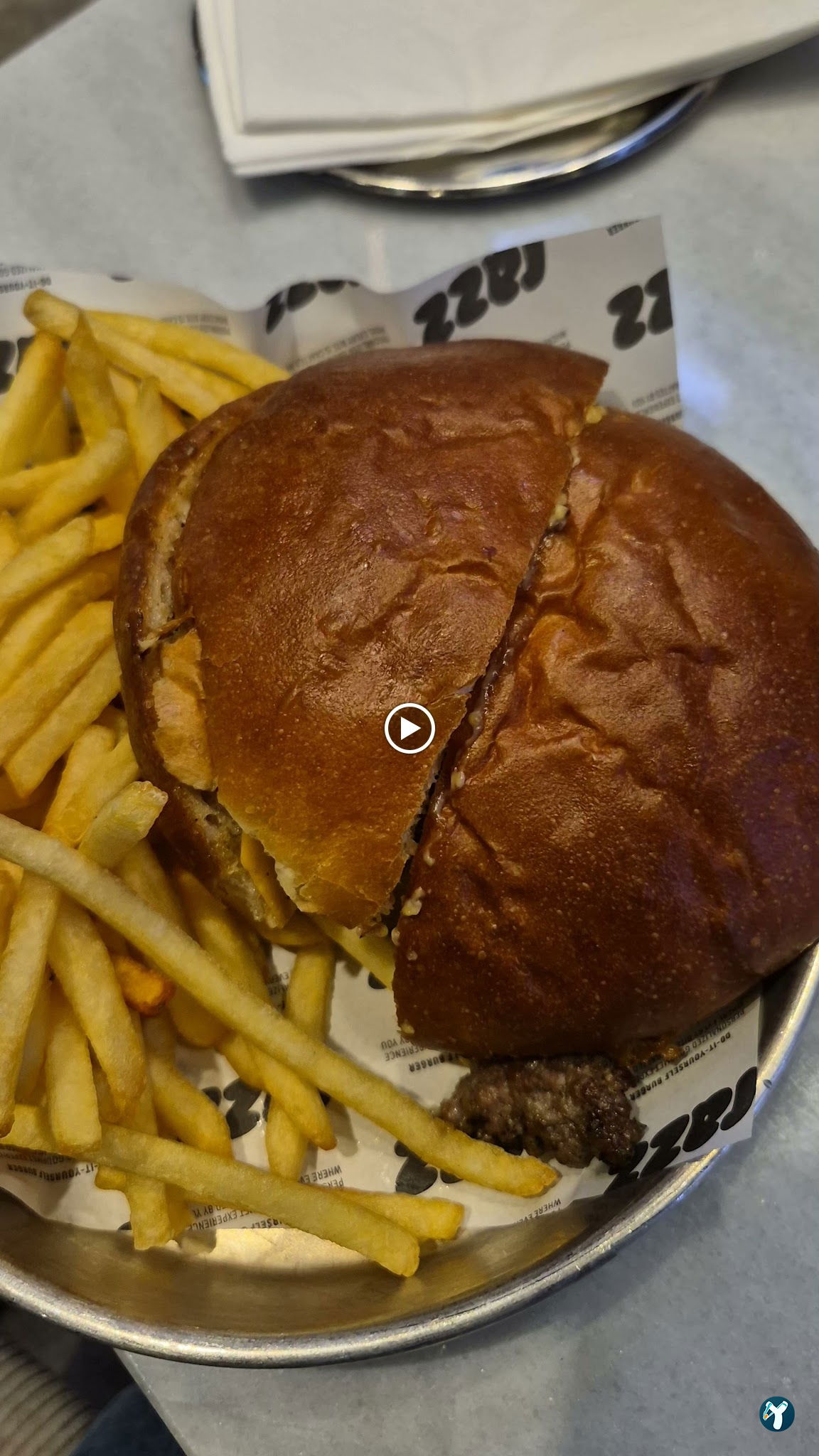Razz Burger