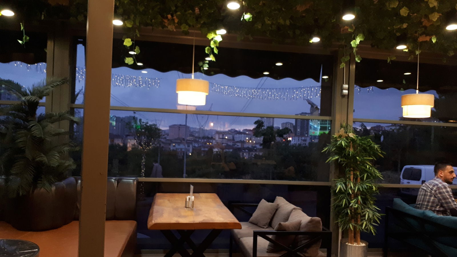 Afraze Cafe & Restaurant