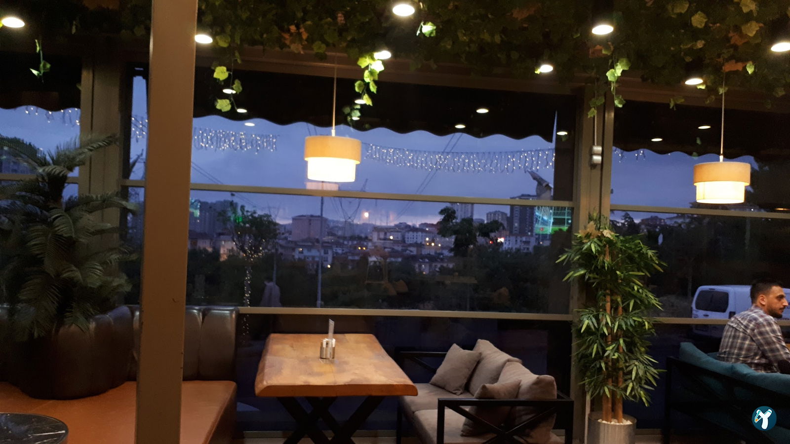 Afraze Cafe & Restaurant
