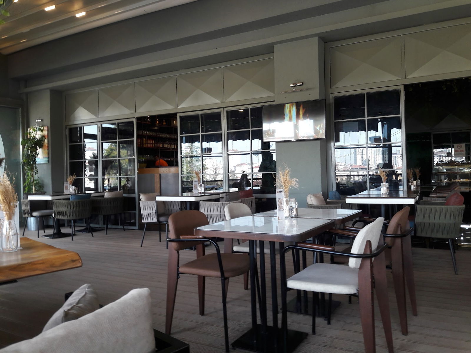 Afraze Cafe & Restaurant