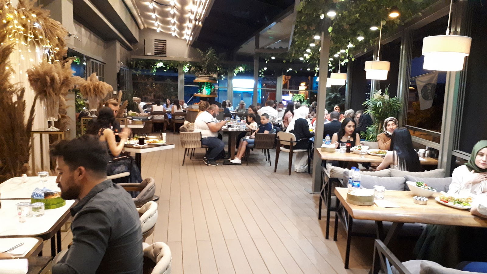 Afraze Cafe & Restaurant