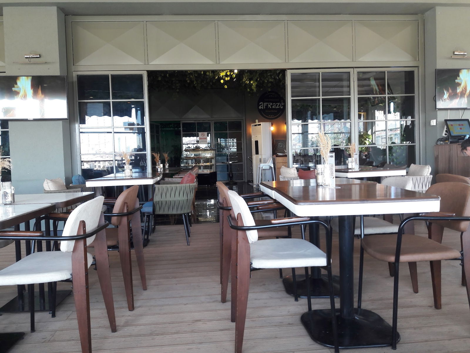 Afraze Cafe & Restaurant