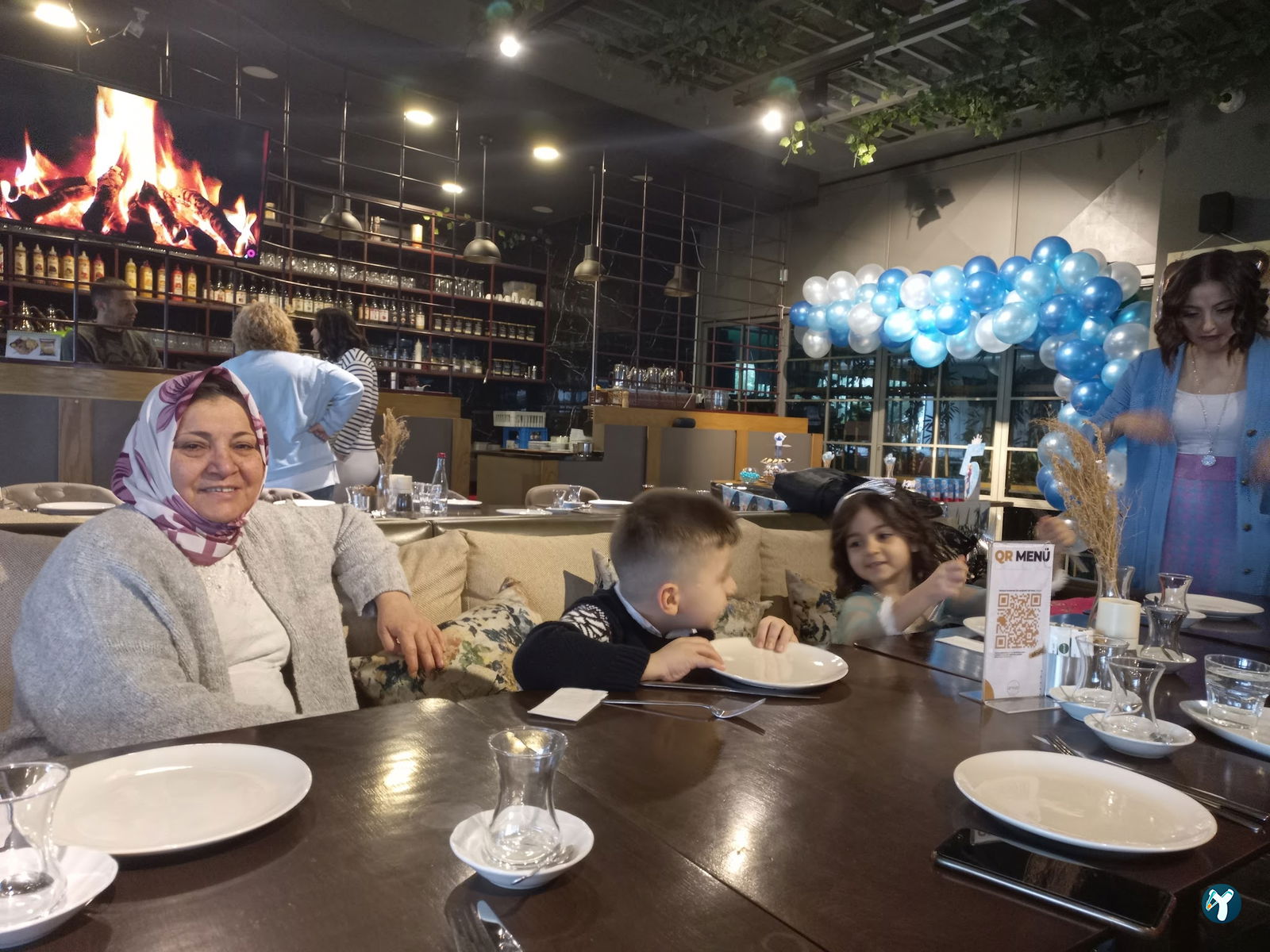 Afraze Cafe & Restaurant
