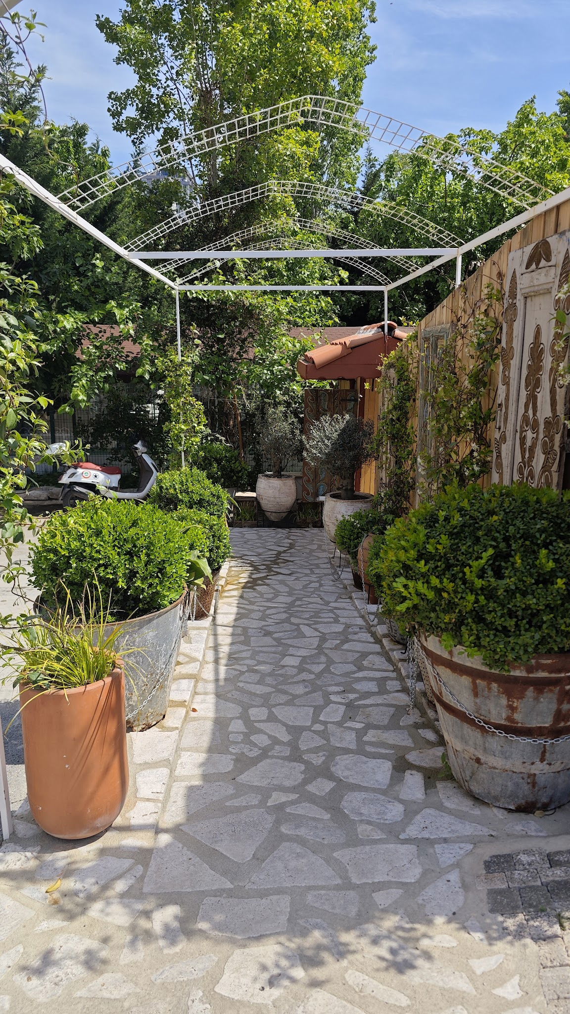 Afraze Cafe & Restaurant