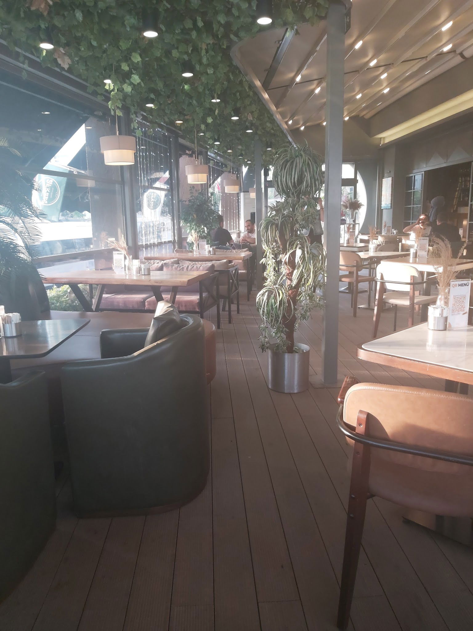 Afraze Cafe & Restaurant